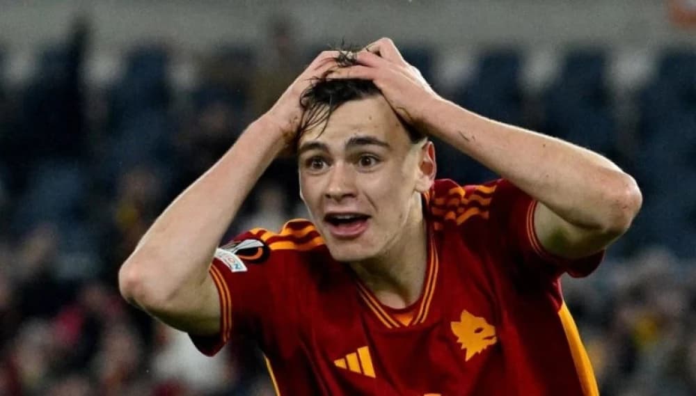 Rising Star Niccolò Pisilli: Roma's Future Midfielder