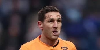 Doncaster defeats Gillingham narrowly thanks to a goal from Billy Sharp.