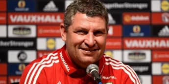 Osian Roberts rules himself out of contention for Wales job and sticks with Como
