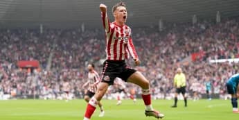 Sunderland beat Middlesbrough in derby thanks to 17-year-old Chris Rigg’s strike