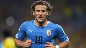 Diego Forlan Makes Tennis Debut, Falls in First Match