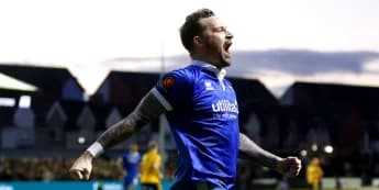 Late Drama at Eastleigh as Maguire’s Heroic Header Seals a Point in a Gripping 2-2 Draw