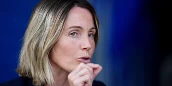 Chelsea give Sonia Bompastor winning start in nervy clash with Aston Villa