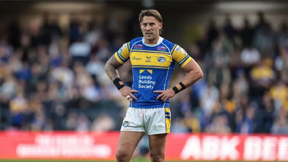 Leeds Rhinos hand permanent deal to Salford Red Devils star as exodus continues